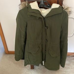 Army green Hollister winter jacket. Used- in very good condition.